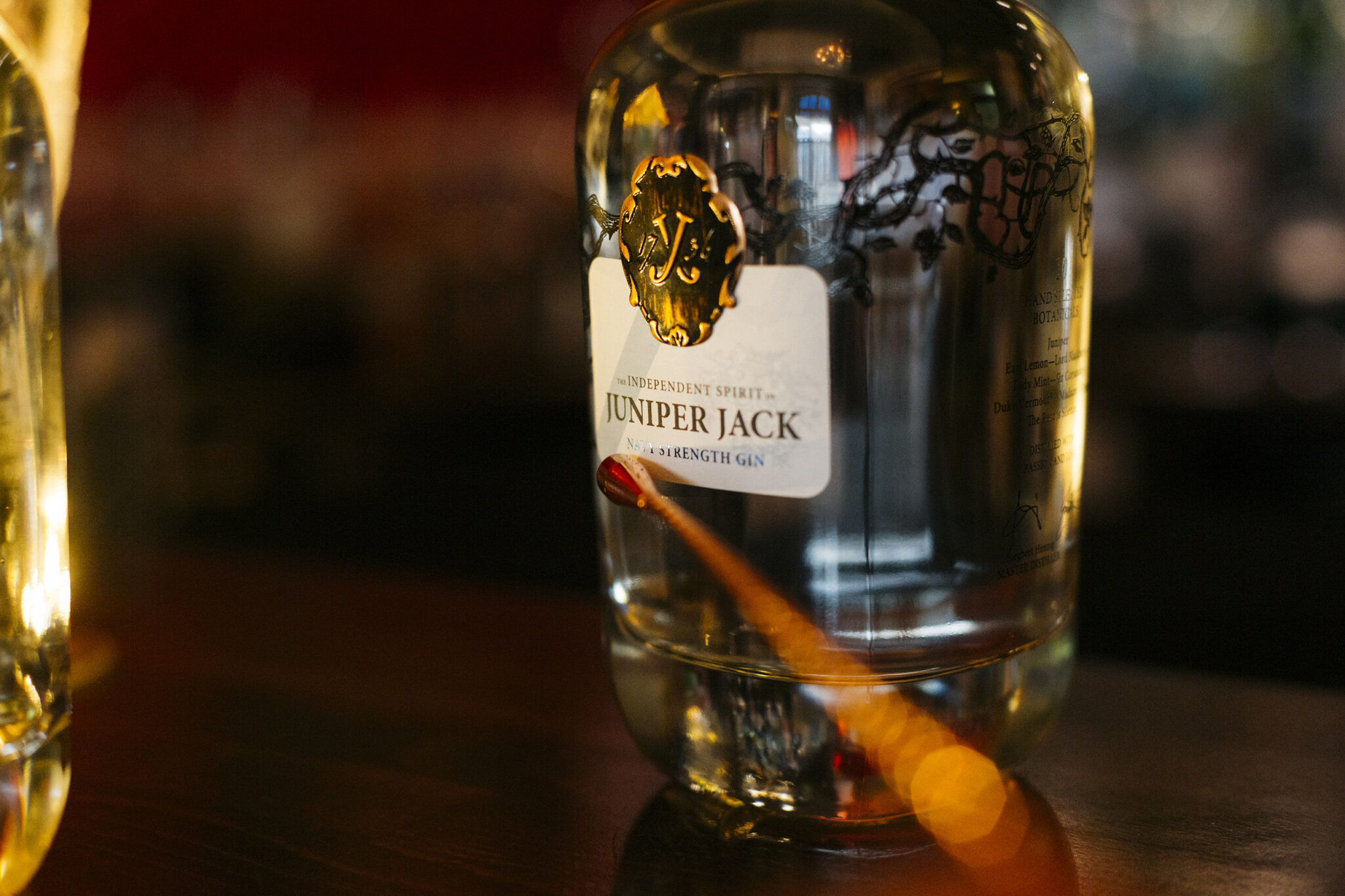 Nahaufnahme von der Juniper Jack Flasche