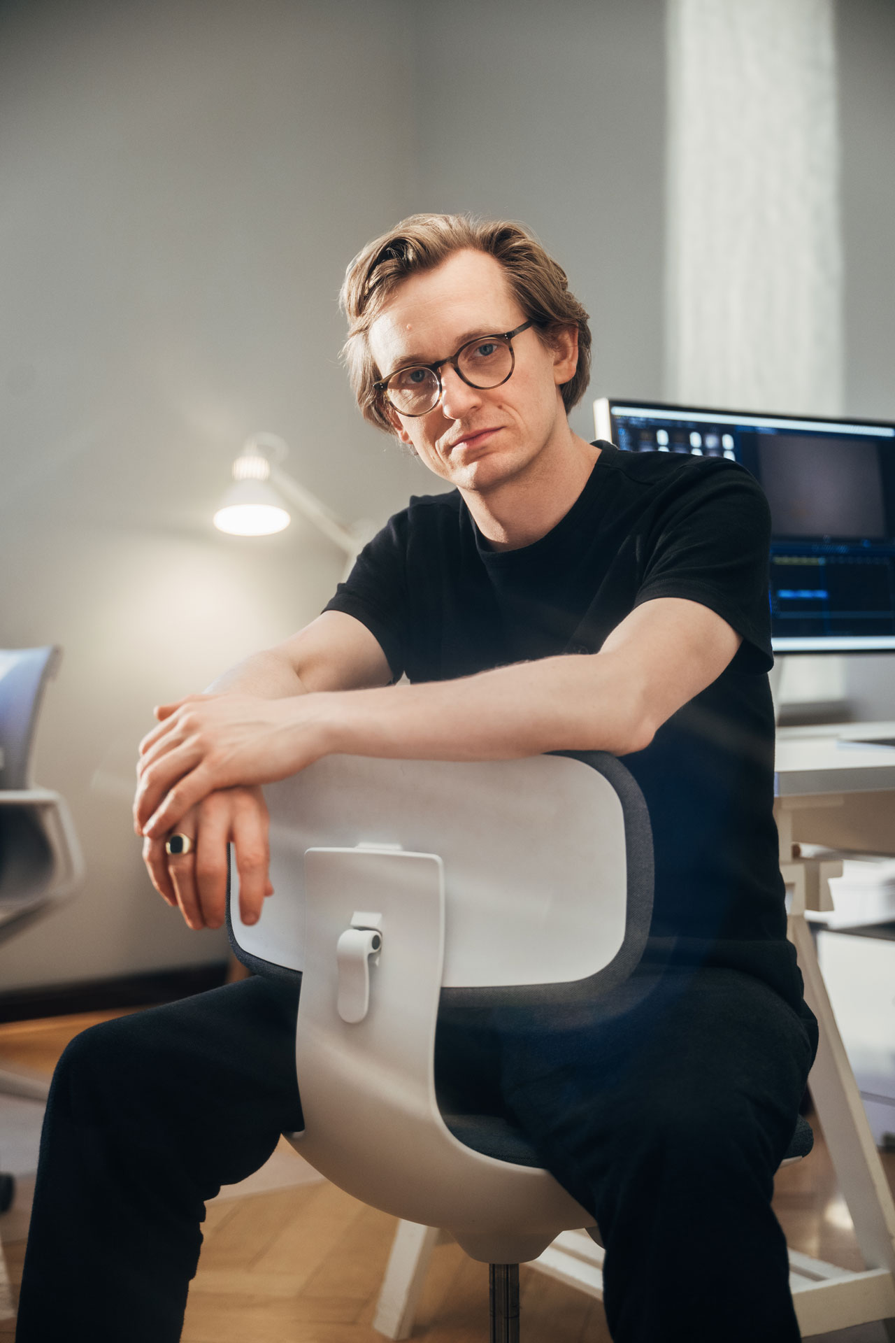 ArtArminum-Shooting-Office-byCArstenBeier-59